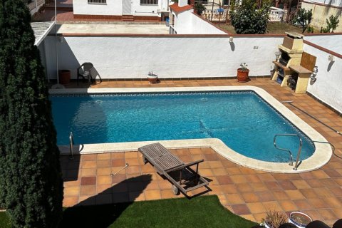 Продажа дома в Кунит, Таррагона, Испания 4 спальни, 224м2 №152869 - фото 2