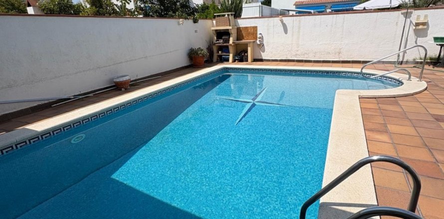 Дом в Кунит, Таррагона, Испания 4 спальни, 224м2 №152869