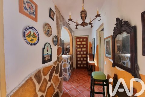 Talo myytävänä Pratdip, Tarragona, Espanja, 4 makuuhuonetta, 188 m2 No. 152870 - kuva 23