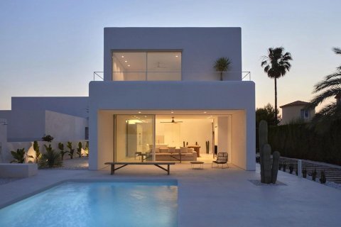 Villa zum Verkauf in Estepona, Malaga, Spanien 3 Schlafzimmer, 210 m2 Nr. 169783 - Foto 2