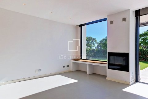 Villa en venta en Vilanova i la Geltrú, Barcelona, España 5 dormitorios, 217 m2 No. 192582 - foto 12