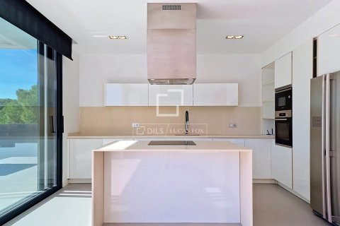 Villa en venta en Vilanova i la Geltrú, Barcelona, España 5 dormitorios, 217 m2 No. 192582 - foto 16