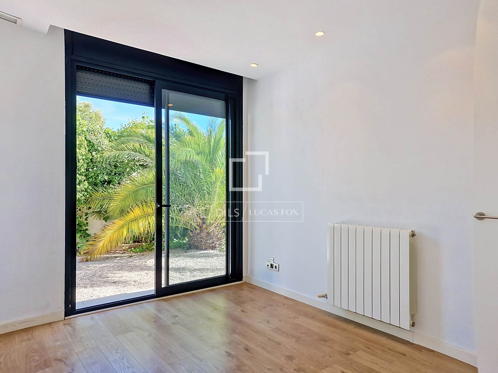 Villa a Vilanova i la Geltru, Barcelona, Spagna 5 camere da letto, 217 mq. N° 192582