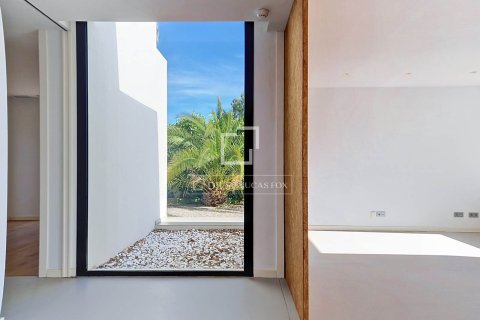 Villa en venta en Vilanova i la Geltrú, Barcelona, España 5 dormitorios, 217 m2 No. 192582 - foto 8