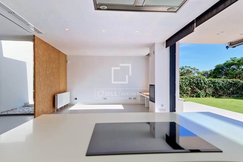 Villa en venta en Vilanova i la Geltrú, Barcelona, España 5 dormitorios, 217 m2 No. 192582 - foto 19