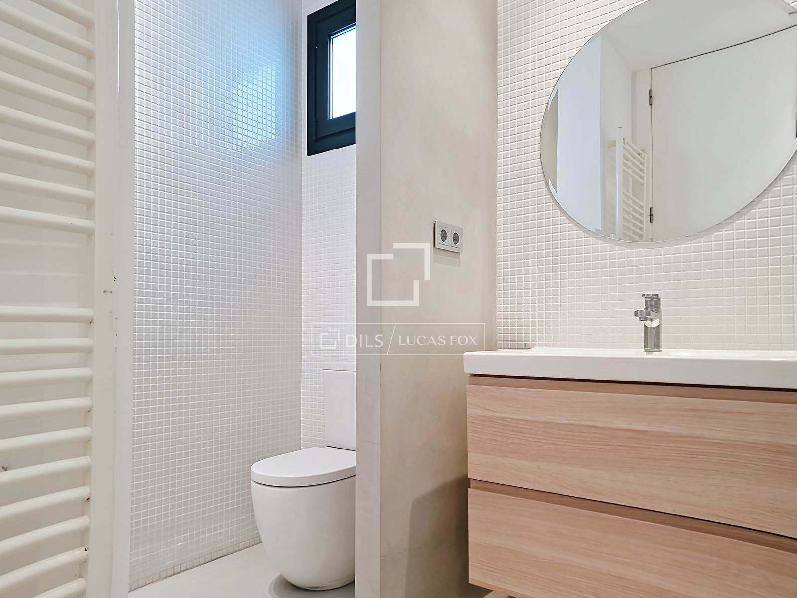 Villa a Vilanova i la Geltru, Barcelona, Spagna 5 camere da letto, 217 mq. N° 192582