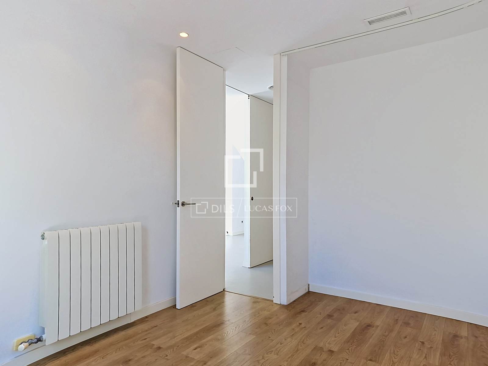 Villa a Vilanova i la Geltru, Barcelona, Spagna 5 camere da letto, 217 mq. N° 192582