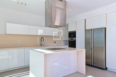 Villa en venta en Vilanova i la Geltrú, Barcelona, España 5 dormitorios, 217 m2 No. 192582 - foto 17