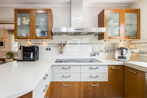 Villa en venta en Bellaterra, Barcelona, España 4 dormitorios, 442 m2 No. 192584 - foto 17