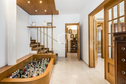 Villa en venta en Bellaterra, Barcelona, España 4 dormitorios, 442 m2 No. 192584 - foto 6