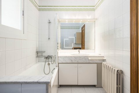 Villa en venta en Bellaterra, Barcelona, España 4 dormitorios, 442 m2 No. 192584 - foto 28