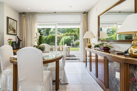 Villa en venta en Bellaterra, Barcelona, España 4 dormitorios, 442 m2 No. 192584 - foto 9