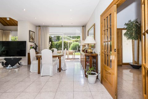 Villa en venta en Bellaterra, Barcelona, España 4 dormitorios, 442 m2 No. 192584 - foto 8