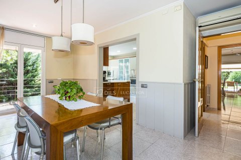 Villa en venta en Bellaterra, Barcelona, España 4 dormitorios, 442 m2 No. 192584 - foto 21
