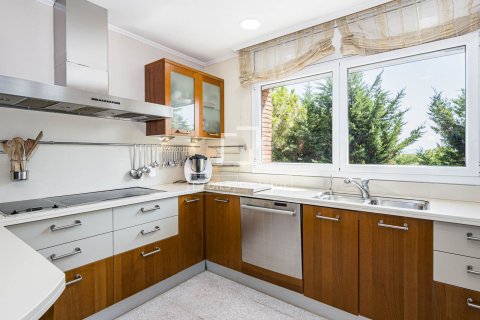 Villa en venta en Bellaterra, Barcelona, España 4 dormitorios, 442 m2 No. 192584 - foto 16