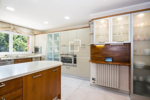 Villa en venta en Bellaterra, Barcelona, España 4 dormitorios, 442 m2 No. 192584 - foto 19
