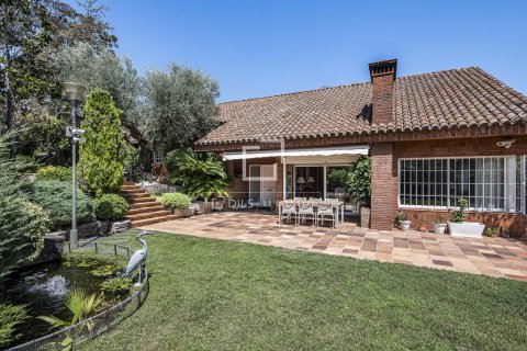 Villa en Bellaterra, Barcelona, España 4 dormitorios, 442 m2 No. 192584