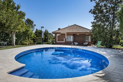 Villa en venta en Bellaterra, Barcelona, España 4 dormitorios, 442 m2 No. 192584 - foto 4