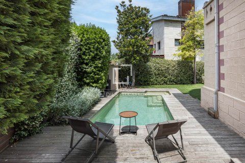 Villa en venta en Sant Cugat del Vallès, Barcelona, España 4 dormitorios, 139 m2 No. 192585 - foto 2