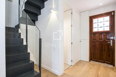 Villa en venta en Sant Cugat del Vallès, Barcelona, España 4 dormitorios, 139 m2 No. 192585 - foto 4
