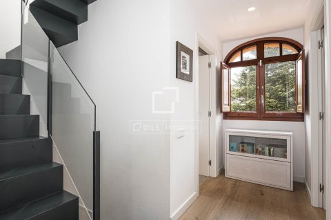 Villa en venta en Sant Cugat del Vallès, Barcelona, España 4 dormitorios, 139 m2 No. 192585 - foto 15