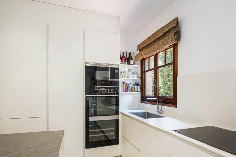 Villa en venta en Sant Cugat del Vallès, Barcelona, España 4 dormitorios, 139 m2 No. 192585 - foto 8