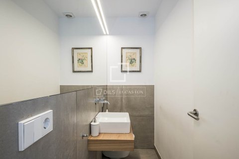 Villa en venta en Sant Cugat del Vallès, Barcelona, España 4 dormitorios, 139 m2 No. 192585 - foto 14