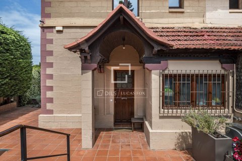 Villa en venta en Sant Cugat del Vallès, Barcelona, España 4 dormitorios, 139 m2 No. 192585 - foto 3