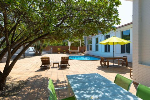 Villa in Argentona, Barcelona, Spain 5 bedrooms, 205 sq.m. No. 192587