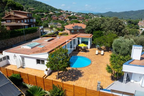 Villa zum Verkauf in Argentona, Barcelona, Spanien 5 Schlafzimmer, 205 m2 Nr. 192587 - Foto 2