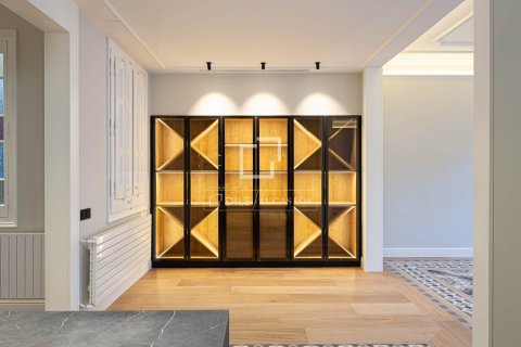 Wohnung zum Verkauf in Barcelona, Spanien 3 Schlafzimmer, 159 m2 Nr. 192586 - Foto 8
