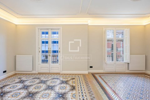 Wohnung zum Verkauf in Barcelona, Spanien 3 Schlafzimmer, 159 m2 Nr. 192586 - Foto 2