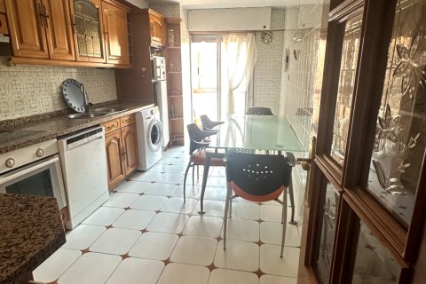 Apartment à vendre à Leon, Espagne, 5 chambres, 125 m2 No. 172284 - photo 4