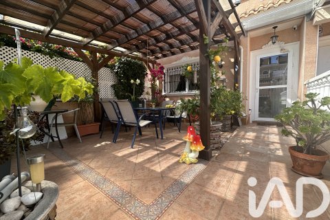 Radhus till salu i Orihuela, Alicante, Spanien 2 sovrum, 77 kvm. Nr. 172282 - foto 3
