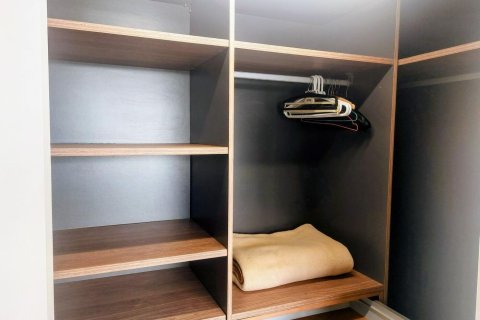 Apartamento en venta en Barcelona, España 2 dormitorios, No. 140864 - foto 10