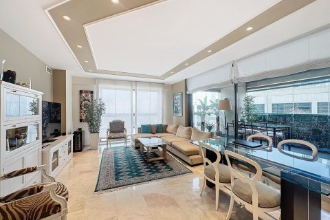 Apartment à vendre à Barcelona, Espagne, 3 chambres, No. 140863 - photo 2