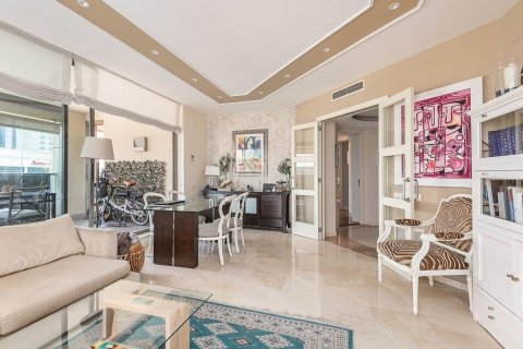 Apartment à vendre à Barcelona, Espagne, 3 chambres, No. 140863 - photo 4