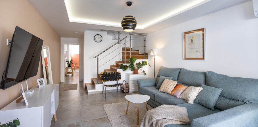 Casa adosada en Torrevieja, Alicante, España 3 dormitorios, 120 m2 No. 147262