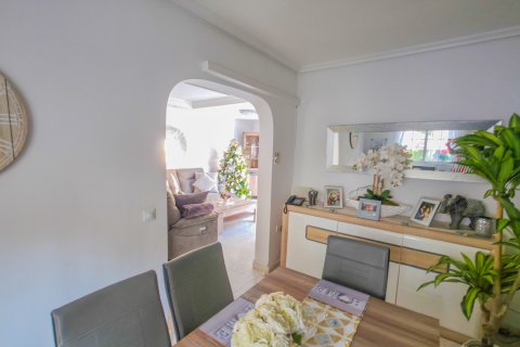 Willa w Villamartin, Alicante, Hiszpania 3 sypialnie, 117 mkw. nr 147263 – zdjęcie 7