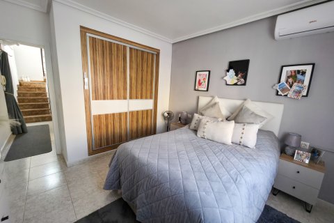 Willa w Villamartin, Alicante, Hiszpania 3 sypialnie, 117 mkw. nr 147263 – zdjęcie 20