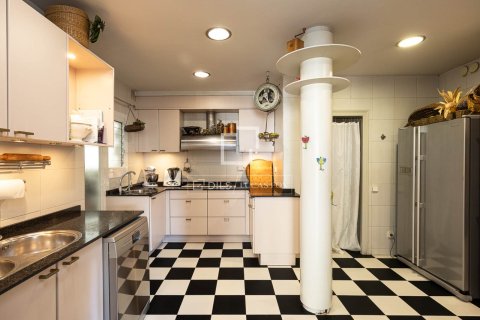 Huoneisto myytävänä Barcelona, Espanja, 3 makuuhuonetta, 162 m2 No. 192793 - kuva 11
