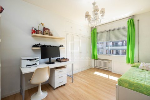 Huoneisto myytävänä Barcelona, Espanja, 3 makuuhuonetta, 162 m2 No. 192793 - kuva 14