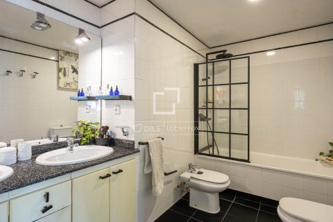Huoneisto myytävänä Barcelona, Espanja, 3 makuuhuonetta, 162 m2 No. 192793 - kuva 19