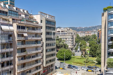 Huoneisto myytävänä Barcelona, Espanja, 3 makuuhuonetta, 162 m2 No. 192793 - kuva 25