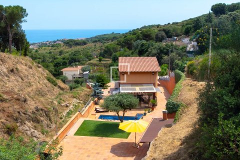 Villa till salu i Teia, Barcelona, Spanien 3 sovrum, 324 kvm. Nr. 192797 - foto 24