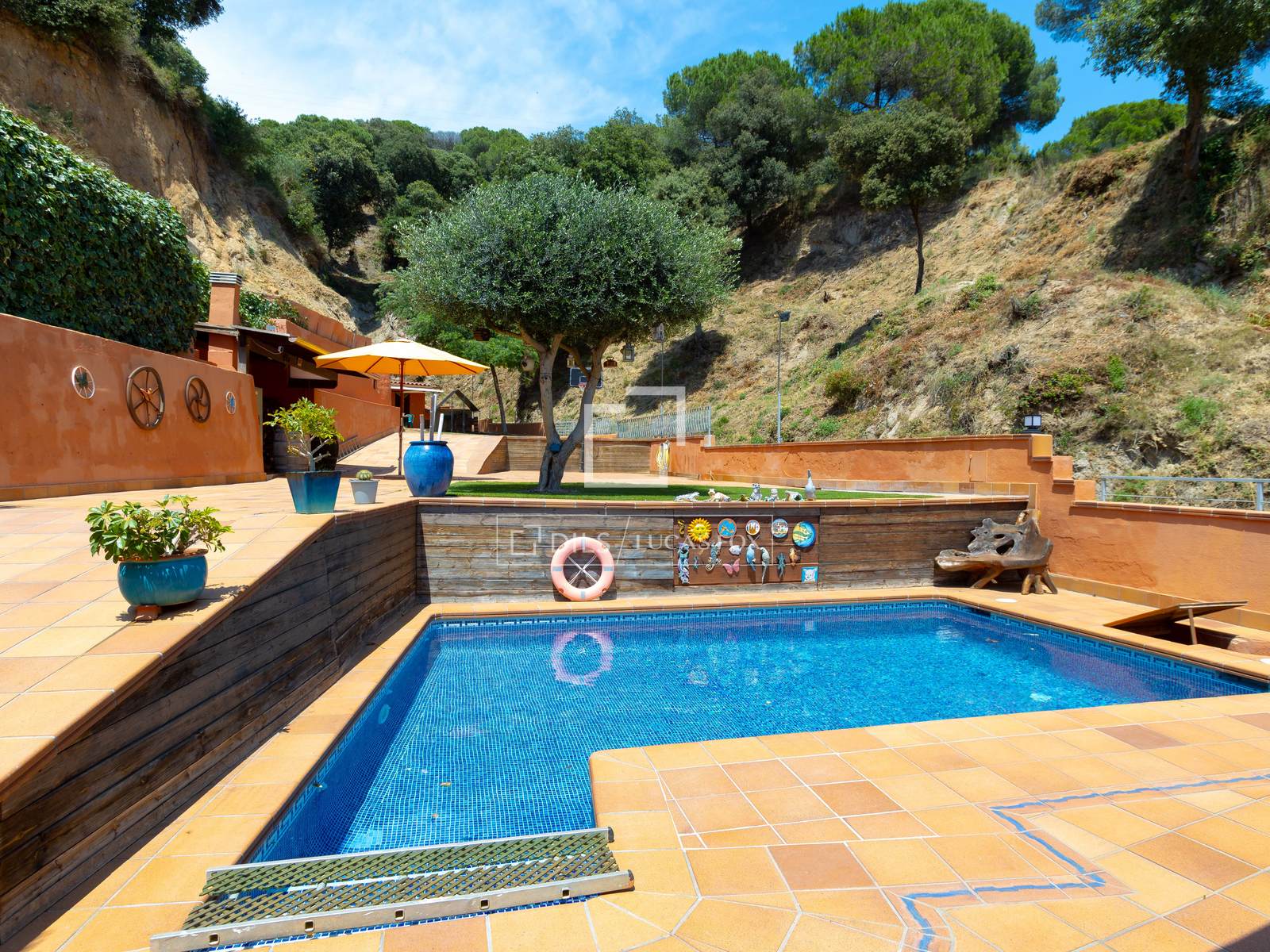 Huvila Teia, Barcelona, Espanja 3 makuuhuonetta, 324 m2 No. 192797