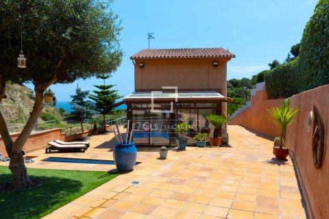Villa till salu i Teia, Barcelona, Spanien 3 sovrum, 324 kvm. Nr. 192797 - foto 19