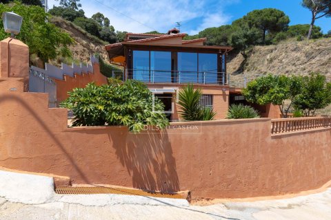 Villa till salu i Teia, Barcelona, Spanien 3 sovrum, 324 kvm. Nr. 192797 - foto 4