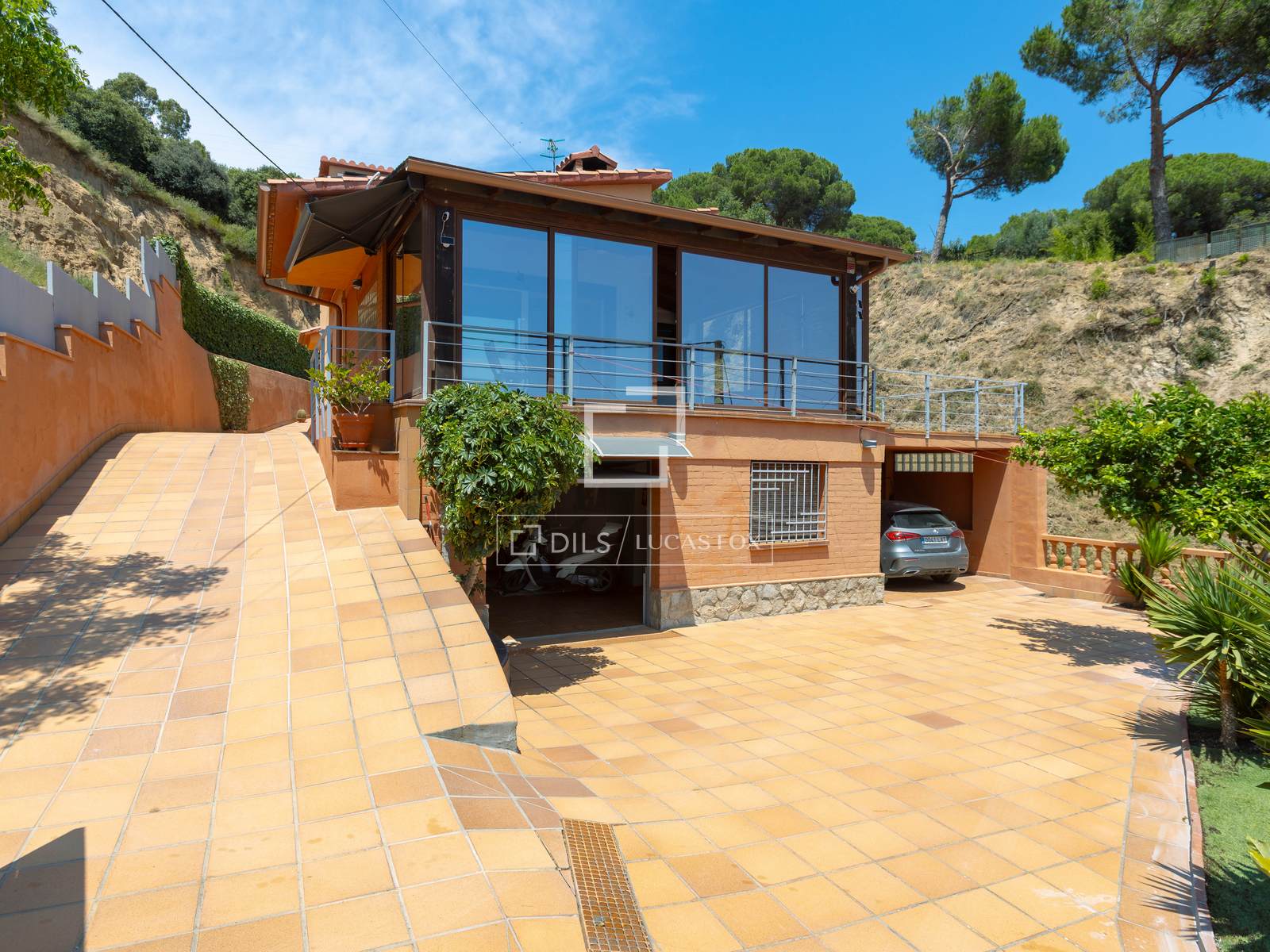 Huvila Teia, Barcelona, Espanja 3 makuuhuonetta, 324 m2 No. 192797