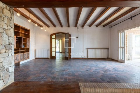 Villa till salu i Cabrera de Mar, Barcelona, Spanien 12 sovrum, 1744 kvm. Nr. 192796 - foto 8